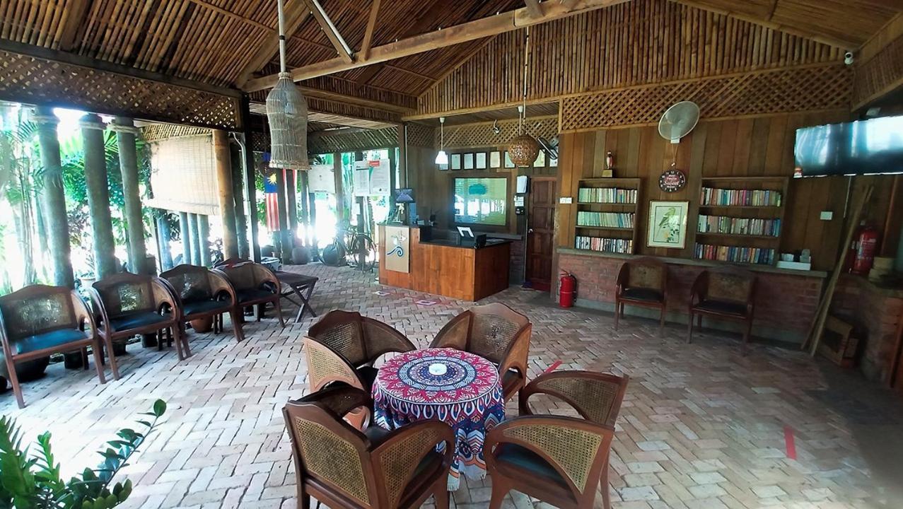 Tanjung Inn Куантан Екстериор снимка