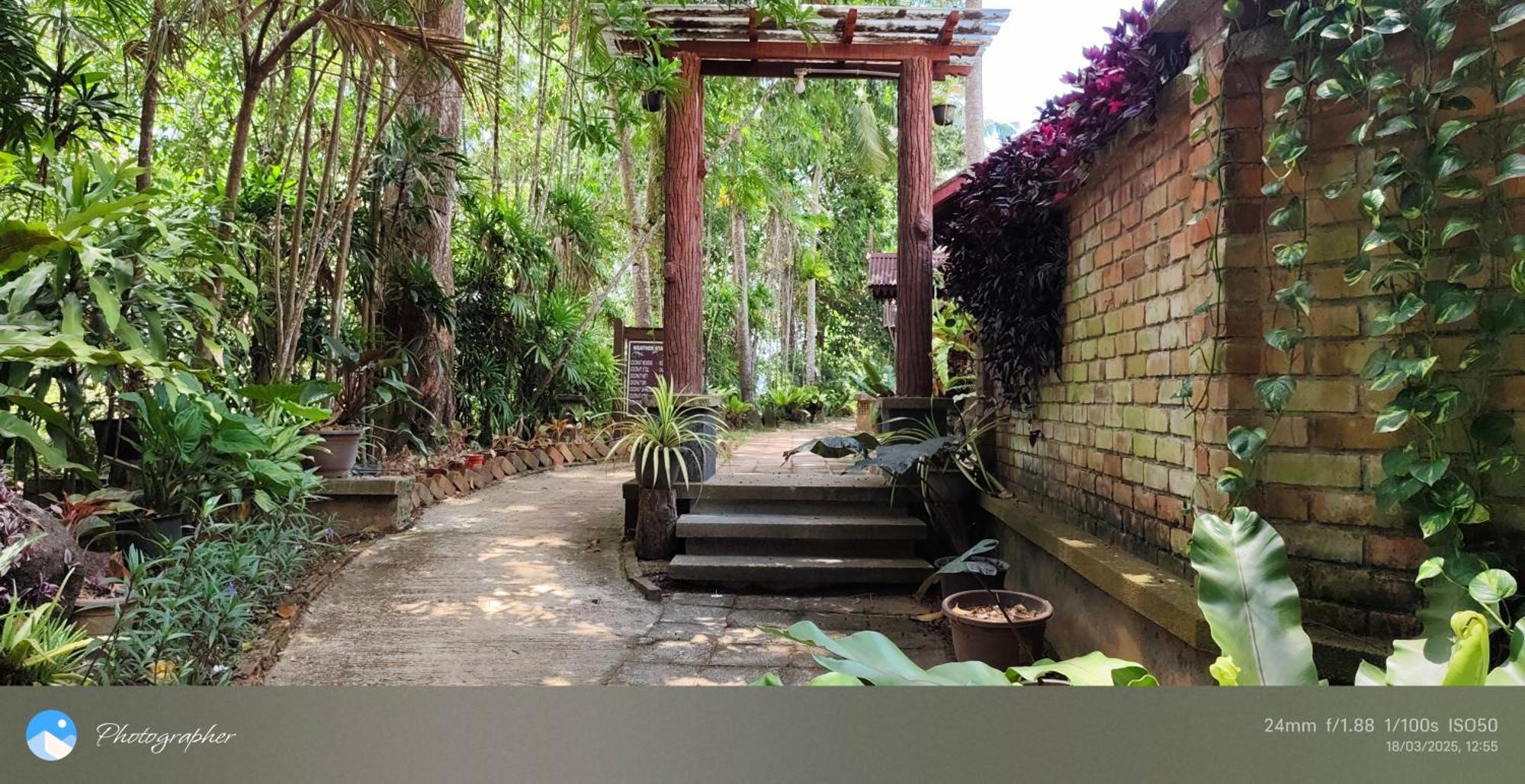 Tanjung Inn Куантан Екстериор снимка